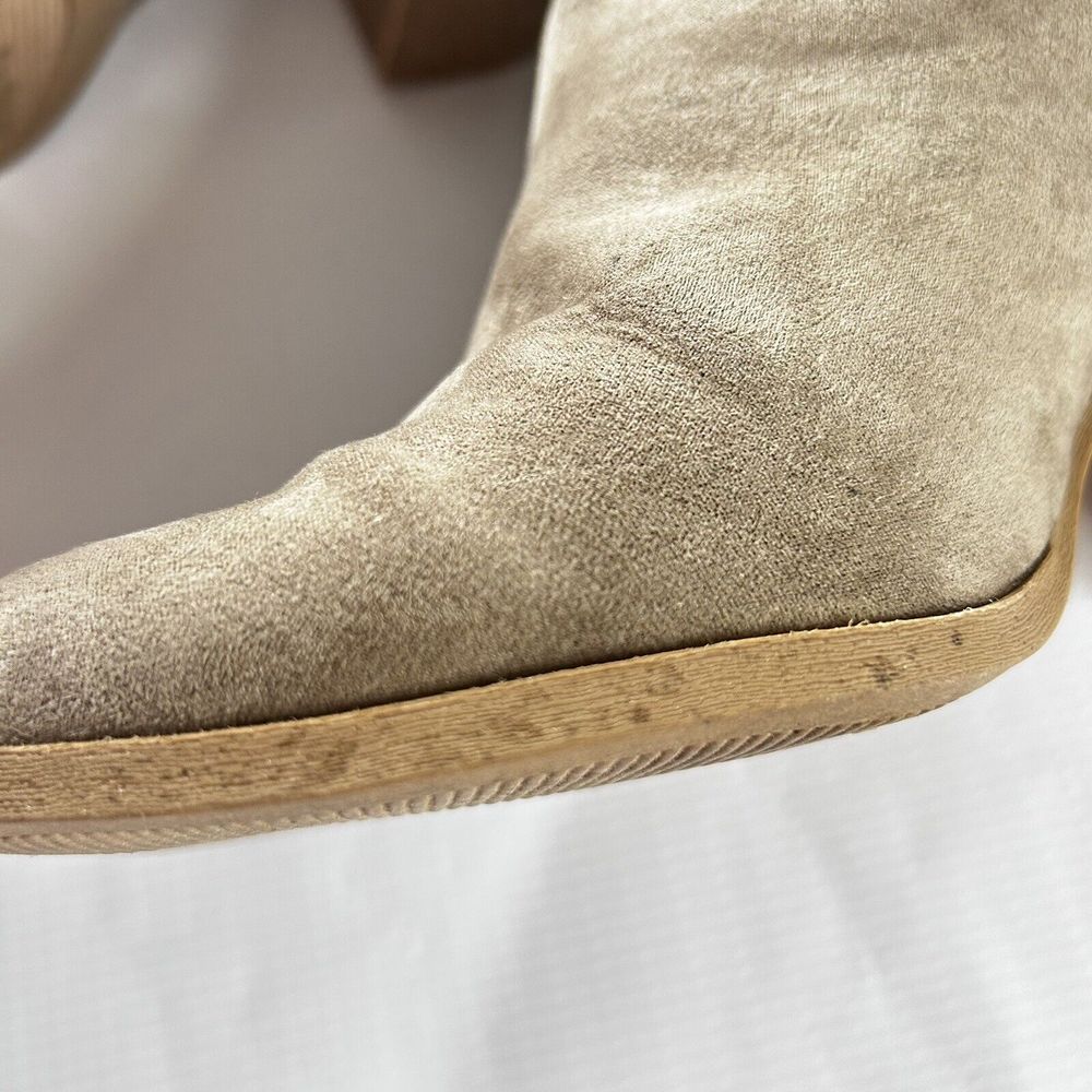 Qupid Taupe Faux Suede Booties with Heel size 8 - Picture 4 of 8